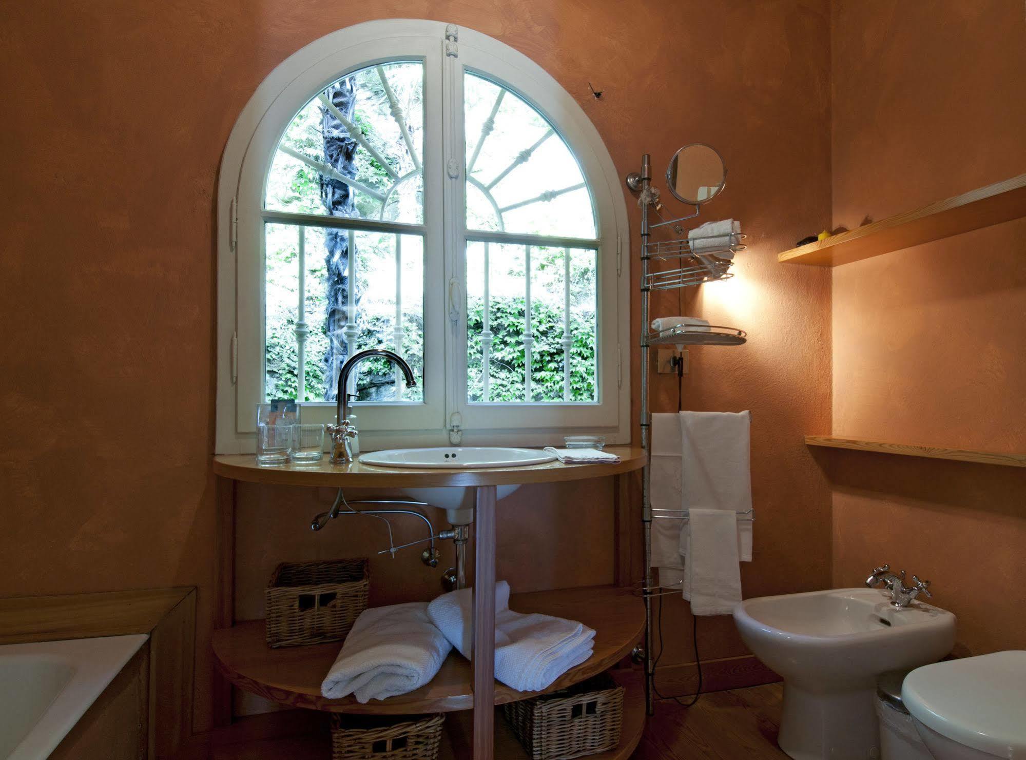 Villa Nina Relais Boutique B&B Carate Urio Exteriör bild