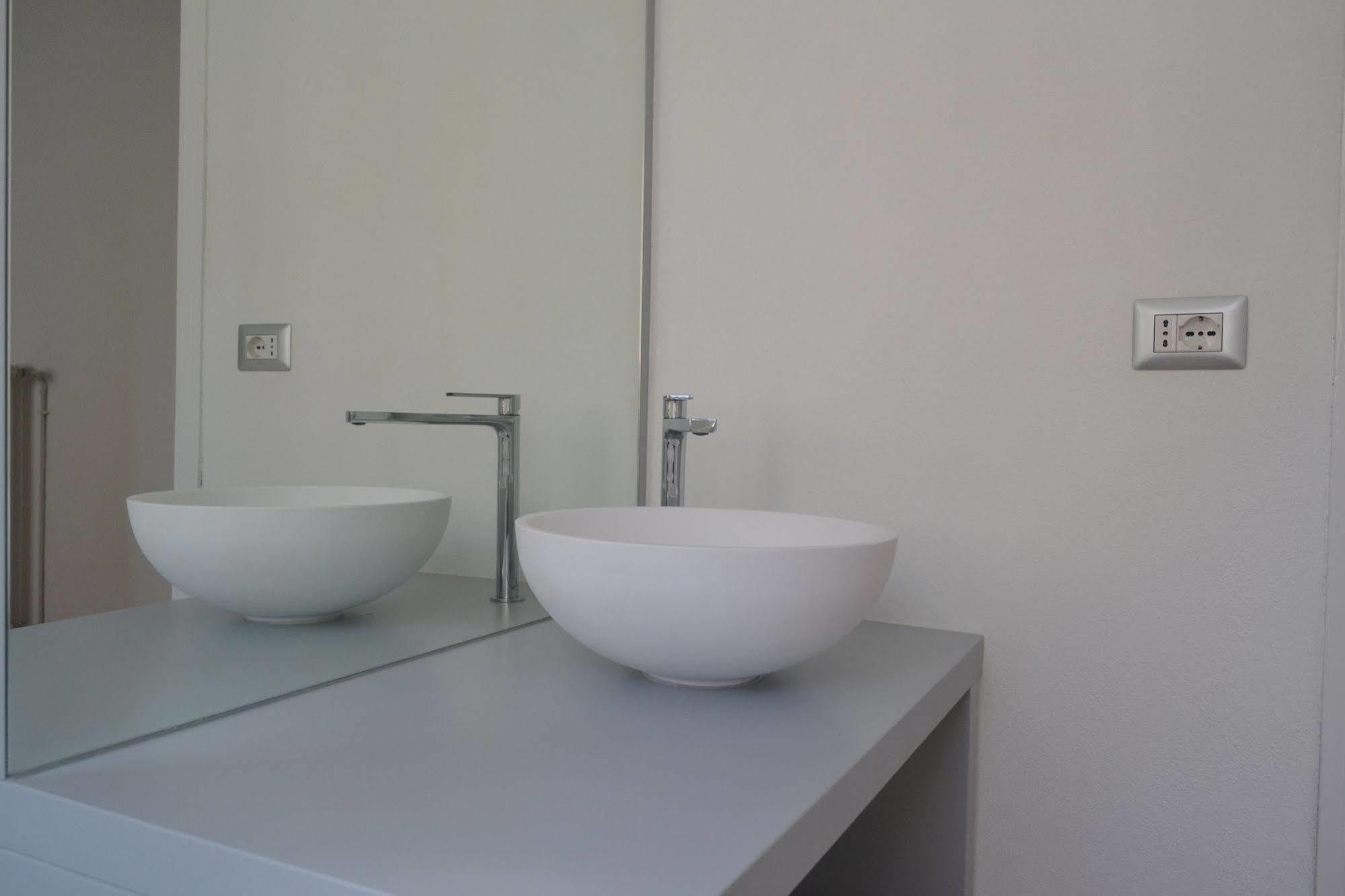 Villa Nina Relais Boutique B&B Carate Urio Exteriör bild